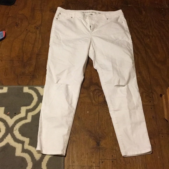Avenue Pants - Size 18 skinny jeans